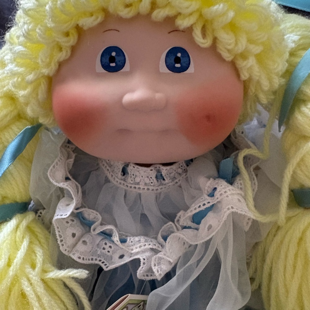 Cabbage Patch Applause 16” Kellyn Marie porcelain collector Doll - Picture 3 of 8